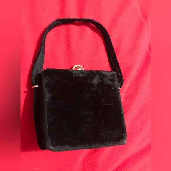 Vintage Black Velvet Purse with Gold Trim with Velvet Handle - Picture 4 of 10